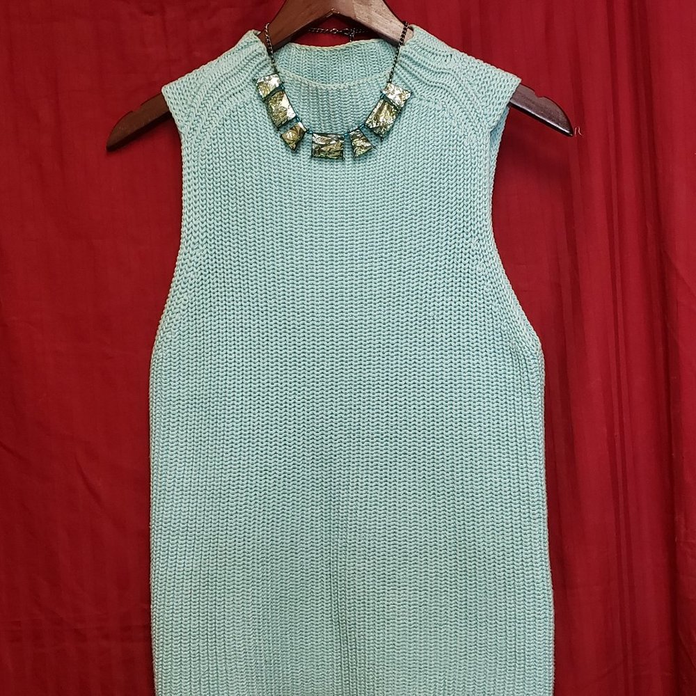 🍁Size XS. Light Blue (teal?) Colored Knitted Vest Top.